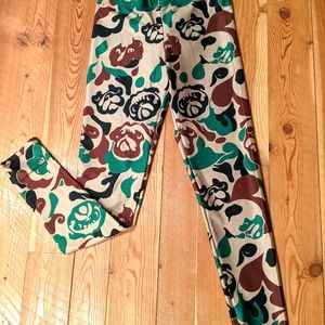Pug camo leggings